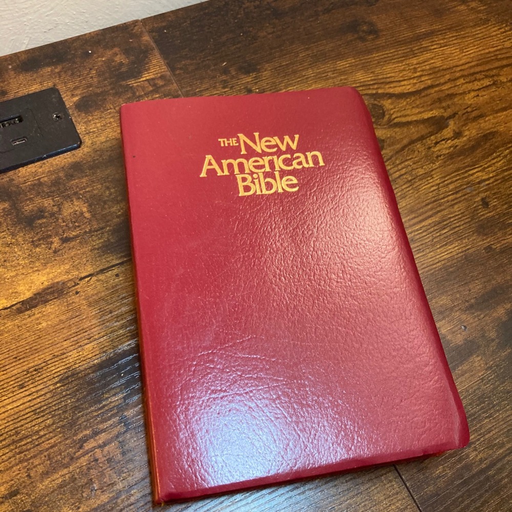 New American Bible Official Catholic Red Letter Burgundy Faux Leather 2000